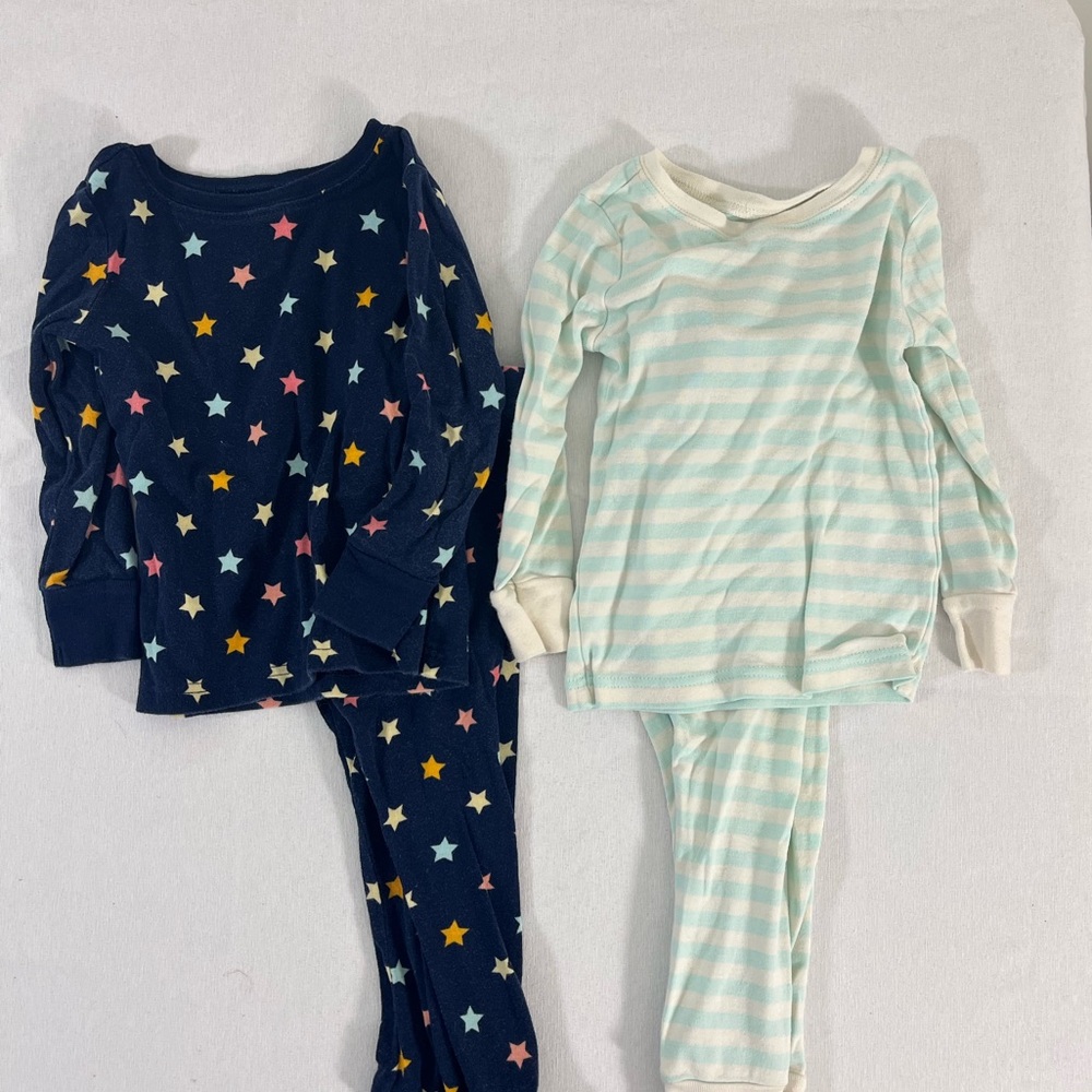Girls Pajamas Old Navy 2T - two sets